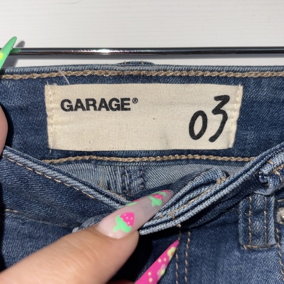 Garage Mid Rise Distressed Skinny Jeans - Picture 3 of 4